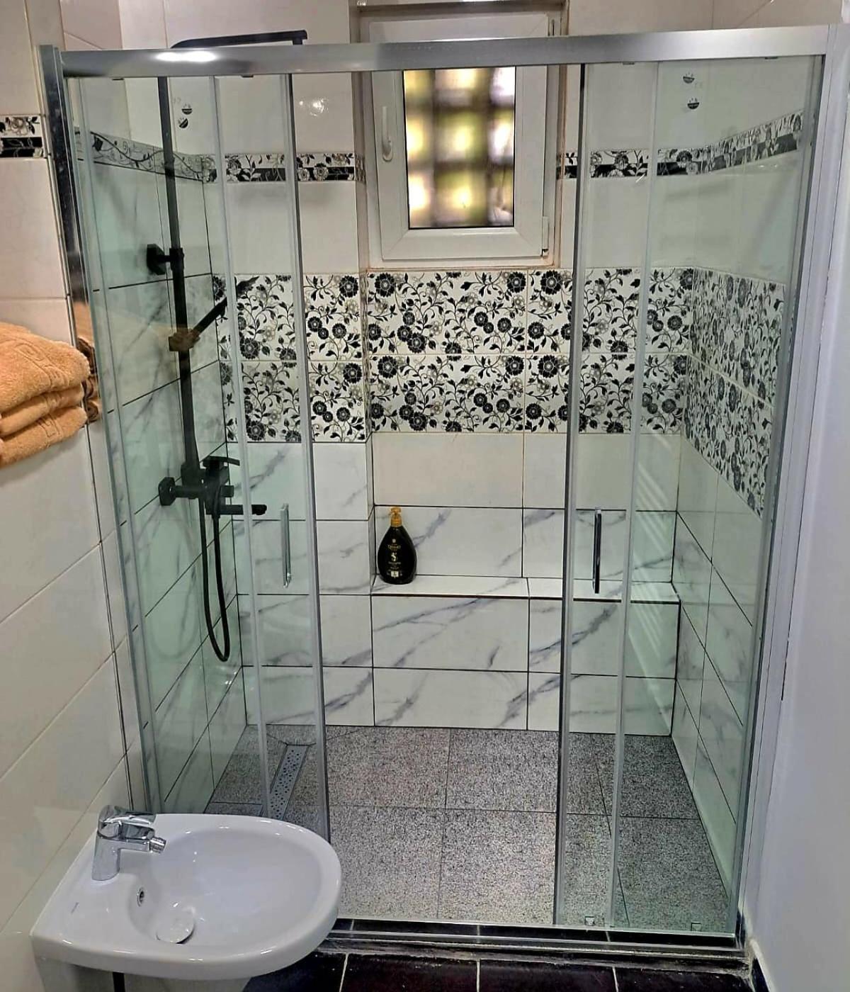 Apartament 3 Camere Hd Vajdahunyad Kültér fotó
